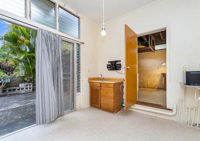 Photo of 3059 Ukiuki Pl, Honolulu, HI 96819