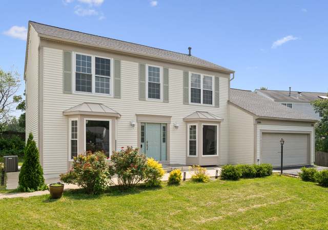 Property at 2795 Maple Ridge Dr, Woodbridge, VA 22192, 5 beds, 3.5 baths