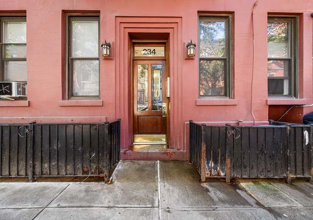 Photo of 234 W 16th St Unit 1A, New York City, NY 10011