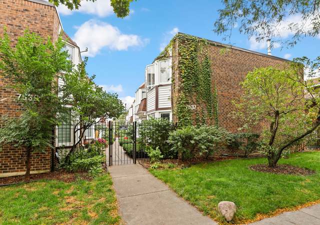 Photo of 7537 N Ridge Blvd #7, Chicago, IL 60645