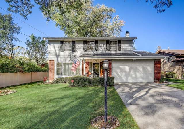 Photo of 2004 E Wintergreen Ave, Mount Prospect, IL 60056