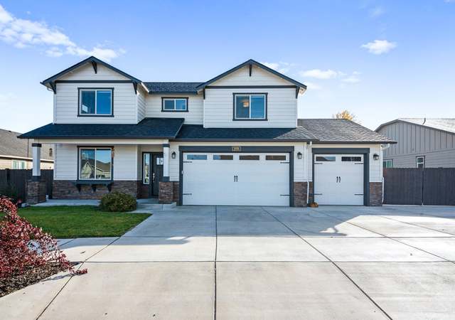 Photo of 2976 NW 23rd St, Redmond, OR 97756