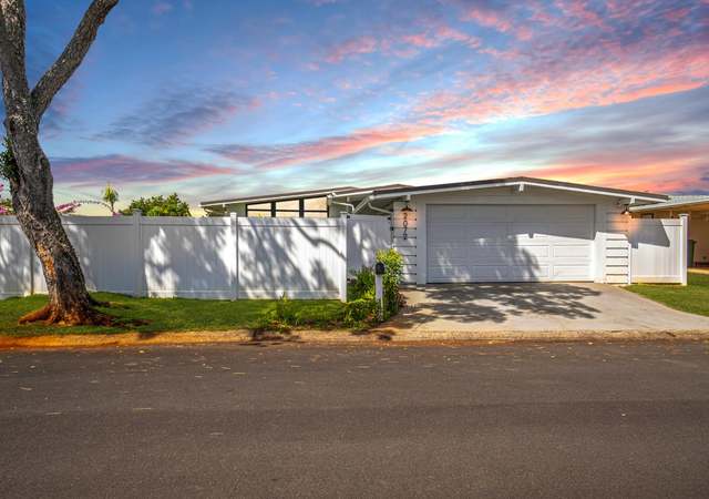 Photo of 2072 Akaikai Loop, Pearl City, HI 96782