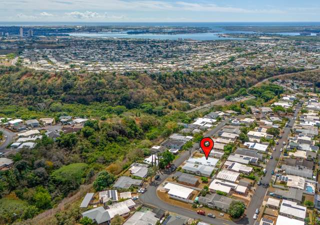 Photo of 2072 Akaikai Loop, Pearl City, HI 96782