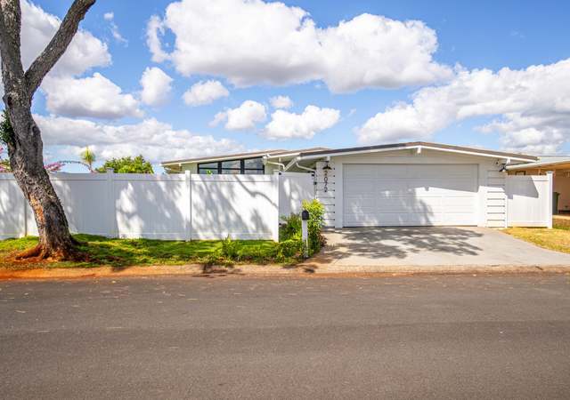 Photo of 2072 Akaikai Loop, Pearl City, HI 96782