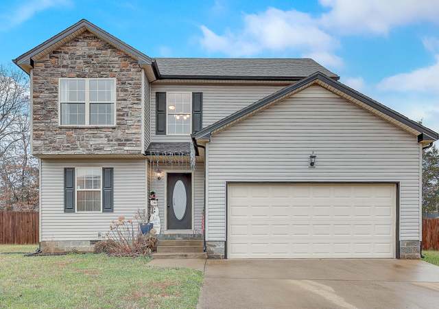 Photo of 1104 Freedom Dr, Clarksville, TN 37042