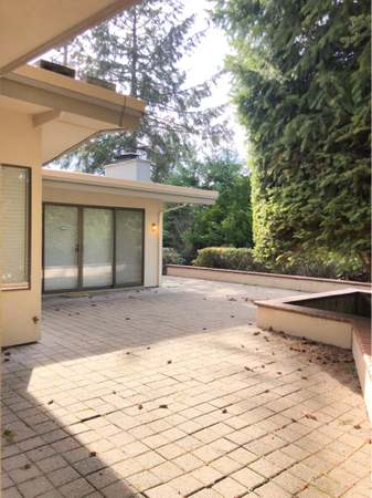 Property at 3100 Emerald Pl, Eugene, OR 97405, 3 beds, 2 baths