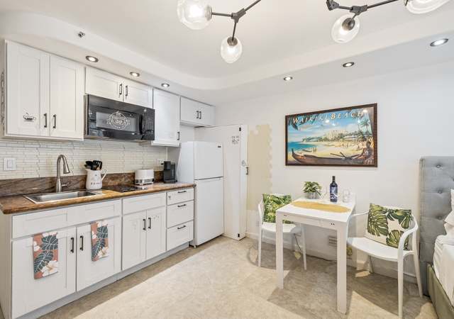 Photo of 134 Kapahulu Ave #302, Honolulu, HI 96815