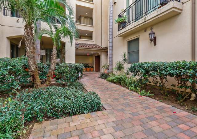 Photo of 401 Bernard St #212, Costa Mesa, CA 92627
