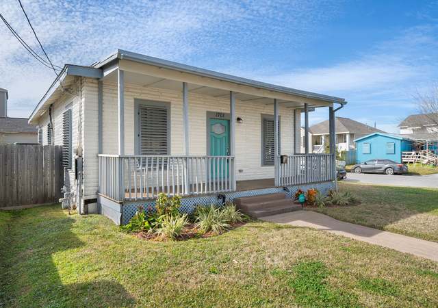 Photo of 1701 55th St, Galveston, TX 77551