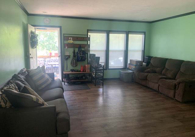 Property at 215 Lees Chapel Rd, Sweetwater, TN 37874, 4 beds, 2 baths