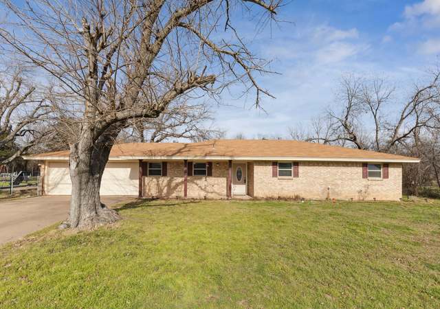 Photo of 311 E Wilbarger St, Bowie, TX 76230