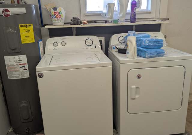 Property at 907 W Stockwell St, Aberdeen, WA 98520, 2 beds, 1 bath