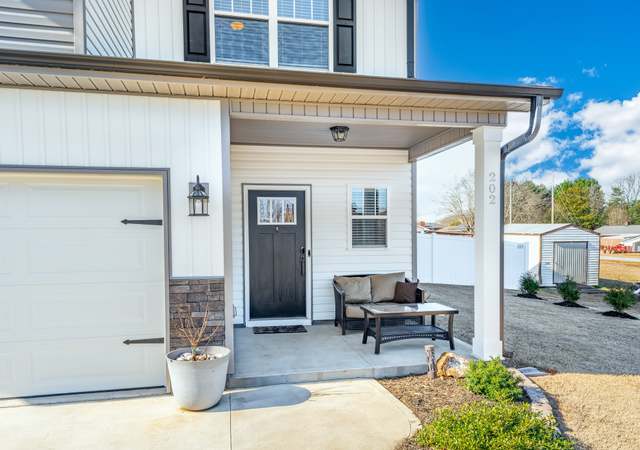 Photo of 202 Hipps Ave, Simpsonville, SC 29681