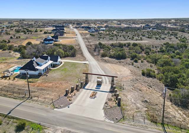 Photo of 1012 Eagles Bluff Dr, Weatherford, TX 76087