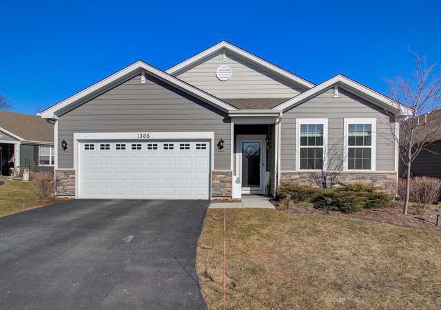 Photo of 1306 Redtail Ln, Woodstock, IL 60098