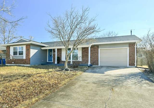 Photo of 11908 Mckelvey Gardens Dr, Maryland Heights, MO 63043