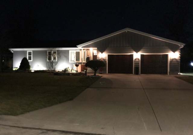 Property at 221 N Missouri Ave, Morton, IL 61550, 3 beds, 2.5 baths