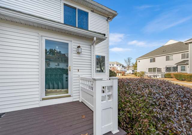 Photo of 360 Littleton Rd Unit H20, Chelmsford, MA 01824