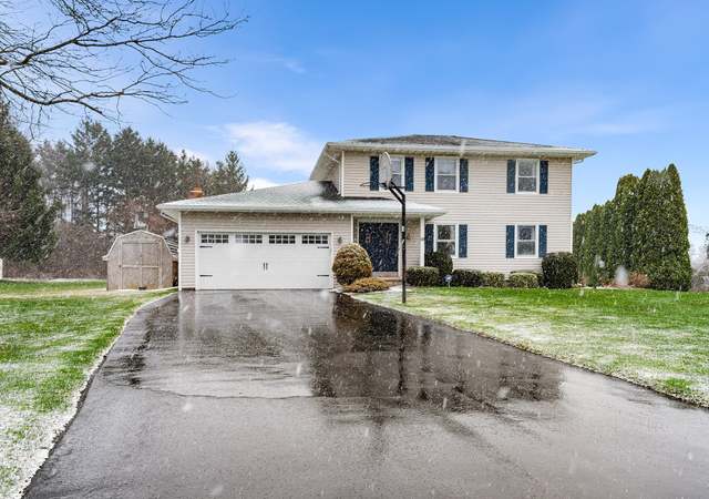 Photo of 10 Sweet Acres Dr, Rochester, NY 14612