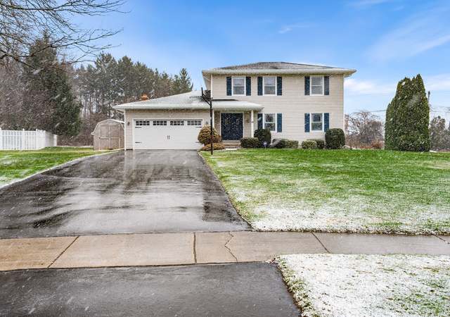 Photo of 10 Sweet Acres Dr, Rochester, NY 14612