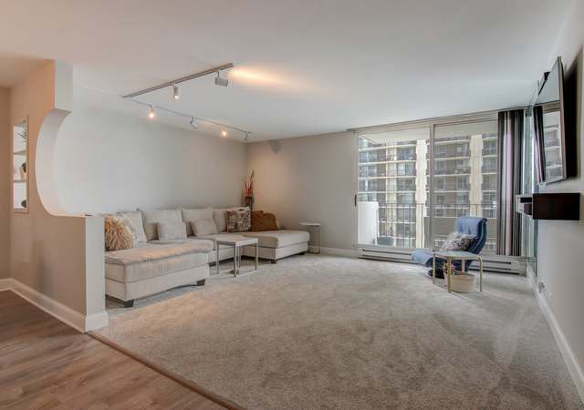 Photo of 6033 N Sheridan Rd Unit 10G, Chicago, IL 60660