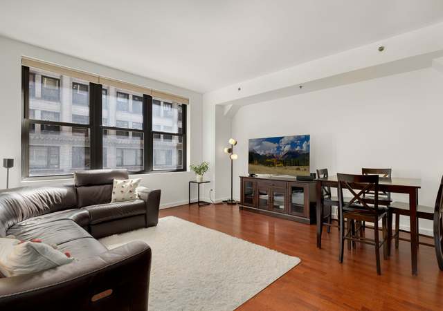 Photo of 5 N Wabash Ave #402, Chicago, IL 60602