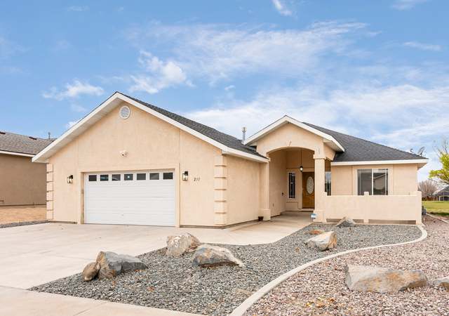 Photo of 211 Mary Lou Ln, Fernley, NV 89408-5621