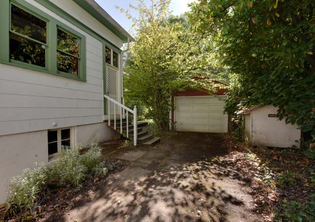 Photo of 218 NE Graham St, Portland, OR 97212