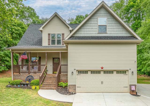 Photo of 403 Palmetto Dr, Greer, SC 29651-5921