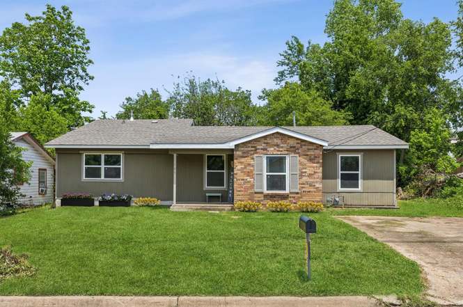 Cabinet Space - Howe, TX Homes for Sale | Redfin
