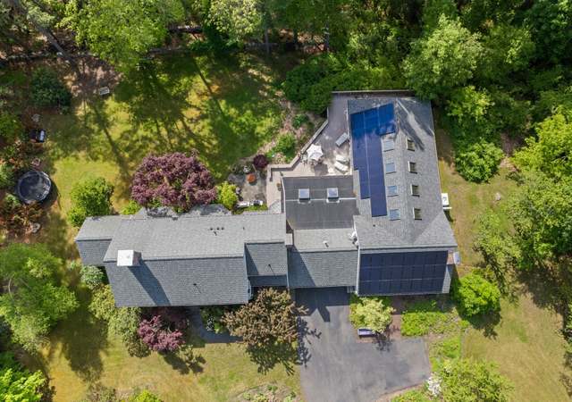 Photo of 46 Round Hill Rd, Lincoln, MA 01773