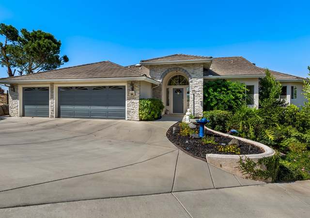 Photo of 2211 Crest Hill Ln, Fallbrook, CA 92028
