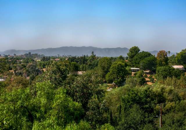 Photo of 2211 Crest Hill Ln, Fallbrook, CA 92028