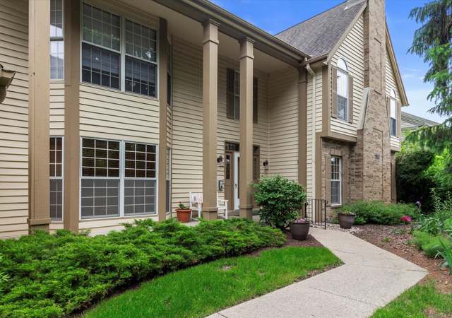 Photo of 780 Pilgrim Pkwy Unit B, Elm Grove, WI 53122