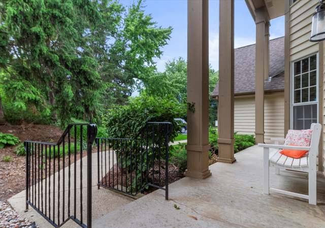 Photo of 780 Pilgrim Pkwy Unit B, Elm Grove, WI 53122