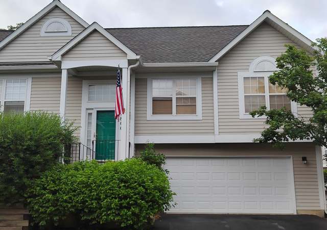 Property at 2800 Shelly Ln, Aurora, IL 60504, 3 beds, 2 baths