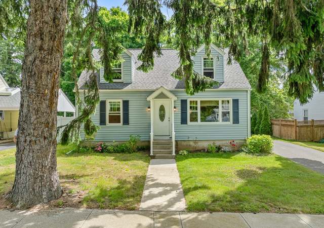 Photo of 14 Evergreen Pl, Branford, CT 06405