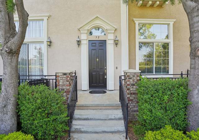 Photo of 26833 Shorebreak Ln #32, Valencia, CA 91355