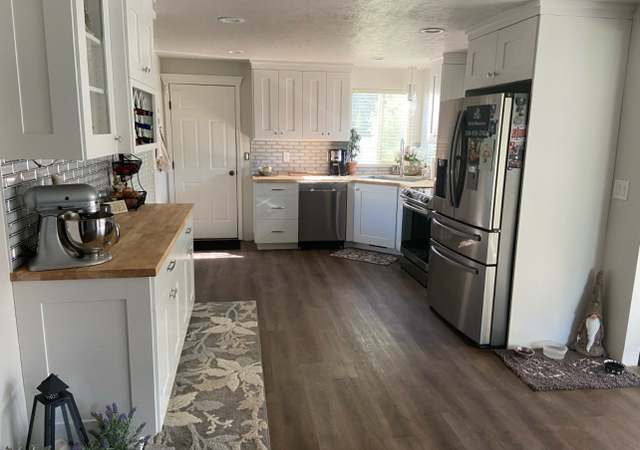 Property at 1126 W Dakota Ave, Nampa, ID 83686-8166, 3 beds, 2.5 baths