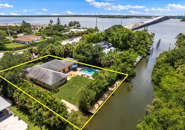 Property at 527 E Causeway Blvd, Vero Beach, FL 32963, 3 beds, 2.5 baths