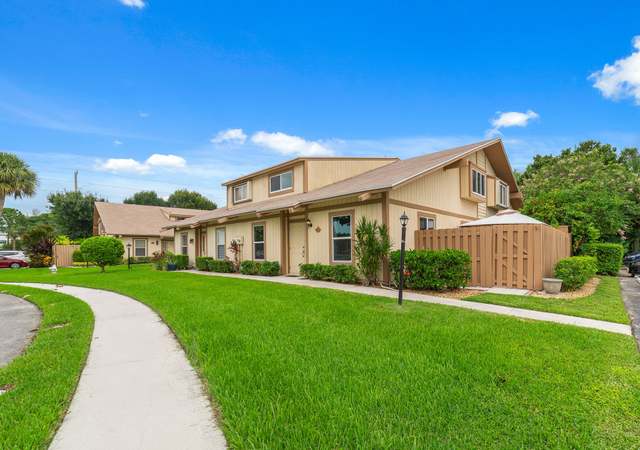 Photo of 333 Maplecrest Cir, Jupiter, FL 33458
