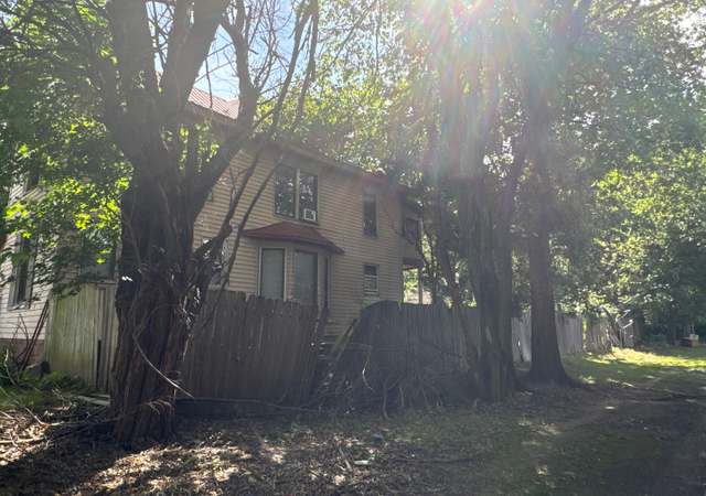 Property at 410 N 13th St, Muskogee, OK 74401, 5 beds, 2 baths