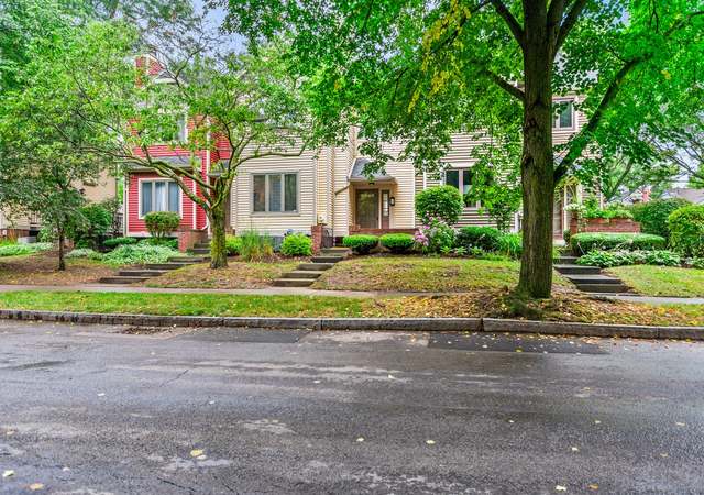 Photo of 71 Cornhill Pl, Rochester, NY 14608
