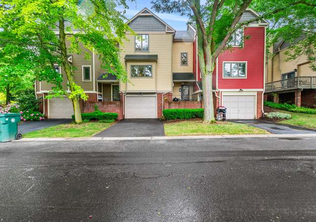 Photo of 71 Cornhill Pl, Rochester, NY 14608