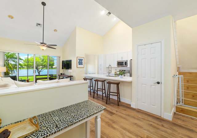Photo of 10686 Pelican Dr, Wellington, FL 33414