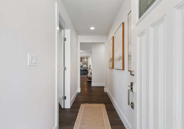 Photo of 819 NE 125th St, Seattle, WA 98125