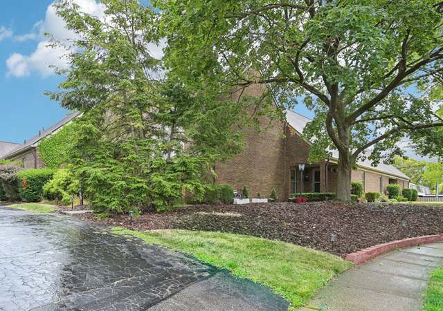Photo of 1535 Sandringham Ct, Columbus, OH 43220