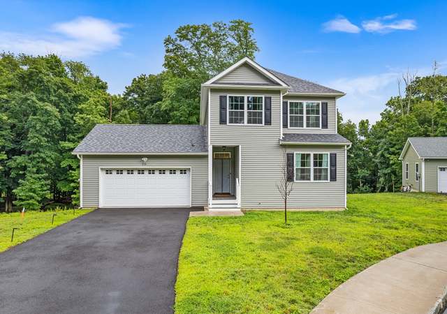 Property at 214 Phillips St, Middletown, NY 10940, 4 beds, 3.5 baths