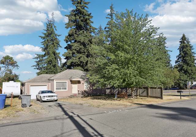 Property at 1409 Monroe Ave NE, Renton, WA 98056, 6 beds, 3 baths
